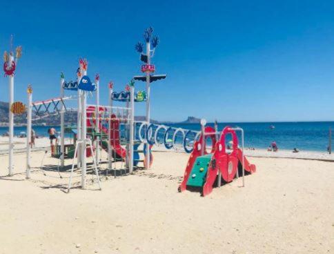 Bright Sunny Albir Beach Apartment Альбир Экстерьер фото