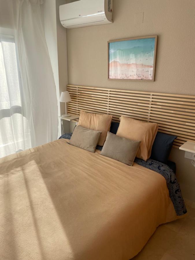 Bright Sunny Albir Beach Apartment Альбир Экстерьер фото