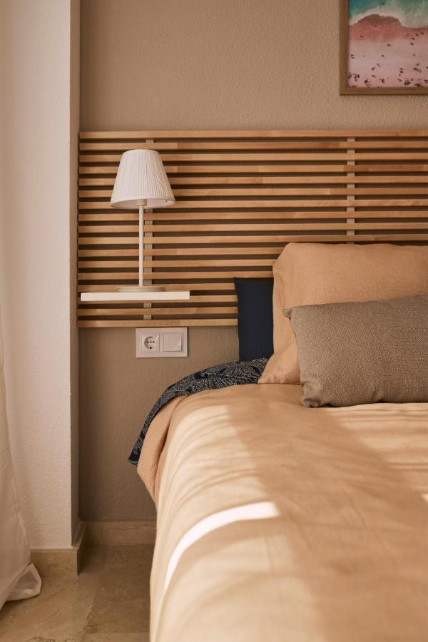 Bright Sunny Albir Beach Apartment Альбир Экстерьер фото